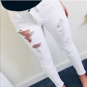 Sz 0 distressed white Hollister skinny jeans